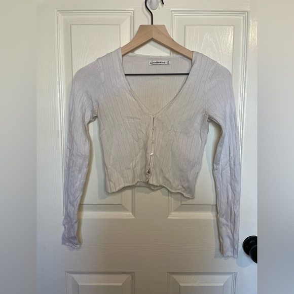 Abercrombie & Fitch Ribbed  Button Front Cropped Henley Long Sleeve Top - Picture 1 of 6